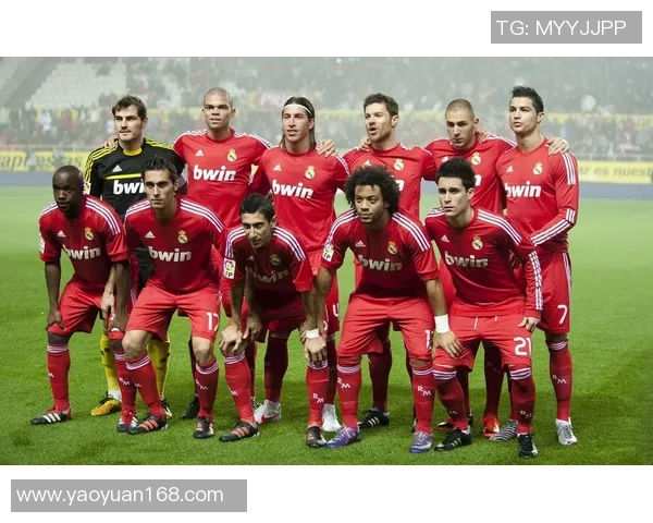 足球百大球星精彩合影壁纸汇聚全球足坛传奇人物风采 足球百大球星精彩合影壁纸汇聚全球足坛传奇人物风采